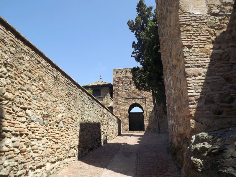 Entrada
Palabras clave: Andalucía,castillo,histórico,alcazaba