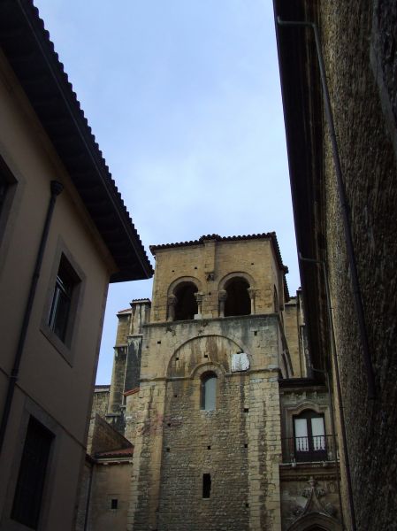 Oviedo
Oviedo.
Palabras clave: antiguo, histórico, Asturias, Oviedo, iglesia