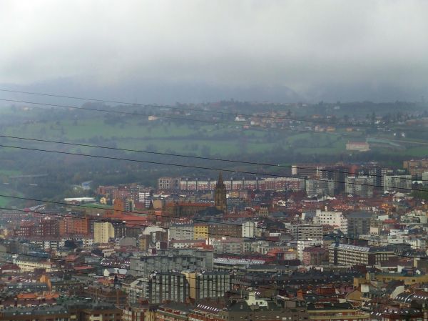 Oviedo
Oviedo (Asturias).
Palabras clave: Oviedo, ciudad, niebla
