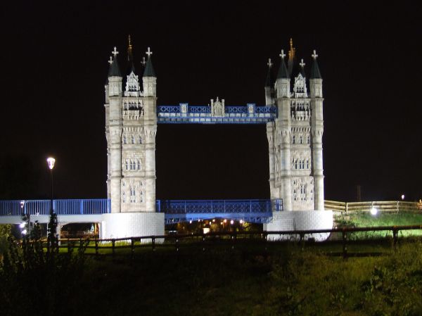 Parque Europa
Palabras clave: Parque Europa, puente, Londres, Inglaterra, noche