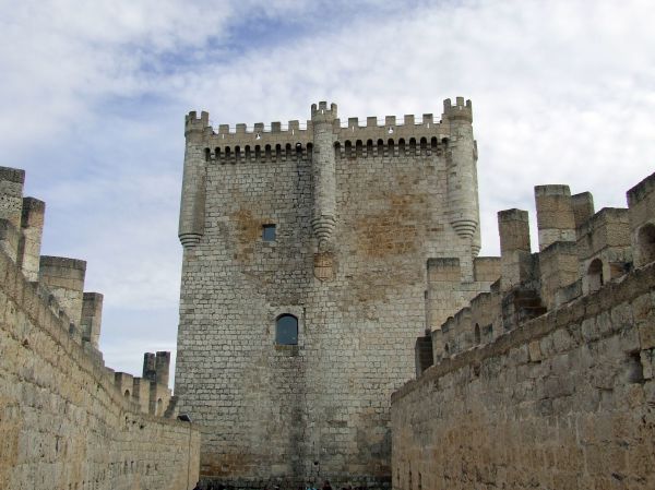 Castillo de Don Juan Manuel
Torre del homenaje
Palabras clave: Peñafiel,Valladolid
