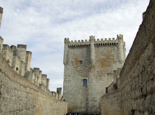 Castillo de Don Juan Manuel
Torre del homenaje
Palabras clave: Peñafiel,Valladolid