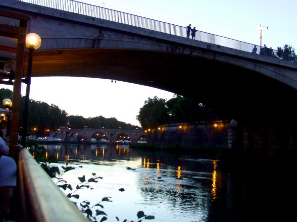 Puente junto al trastevere
Palabras clave: roma,Italia,Europa,Tiber,atardecer