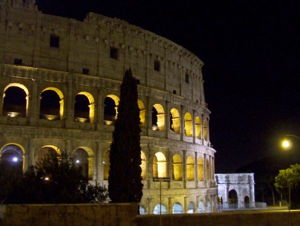 Coliseo
Palabras clave: antigua roma,Italia,Europa,noche